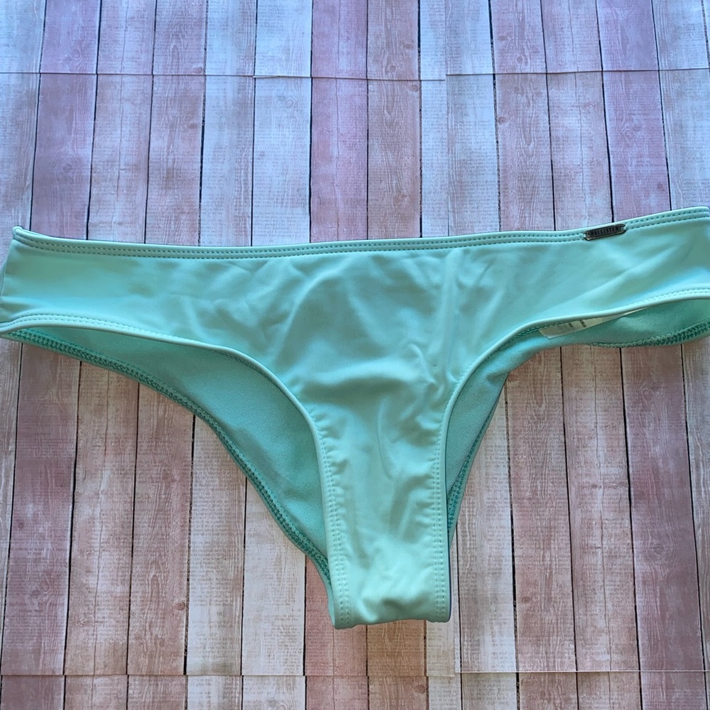 Hollister Cheeky BOW bathing suit bottom 🎀 - Picture 4 of 6